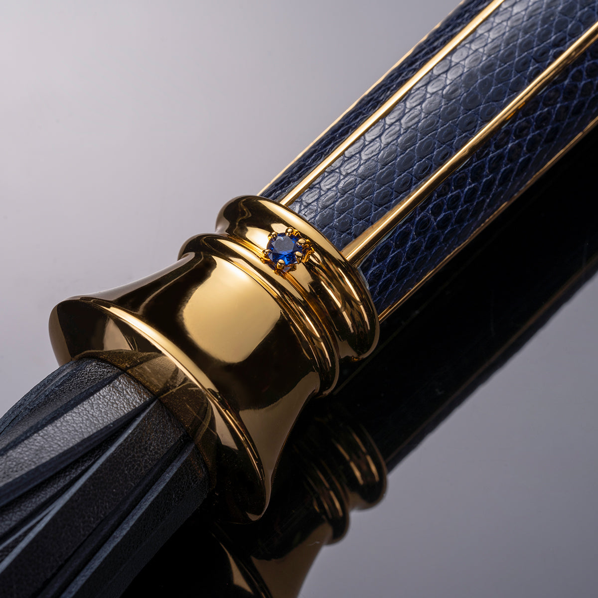 UPKO Black Label Flogger